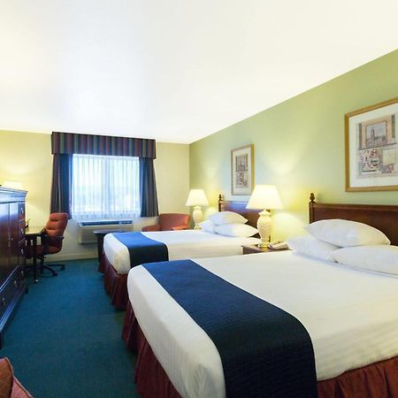 Super 8 By Wyndham Montpelier Hotel Exterior foto